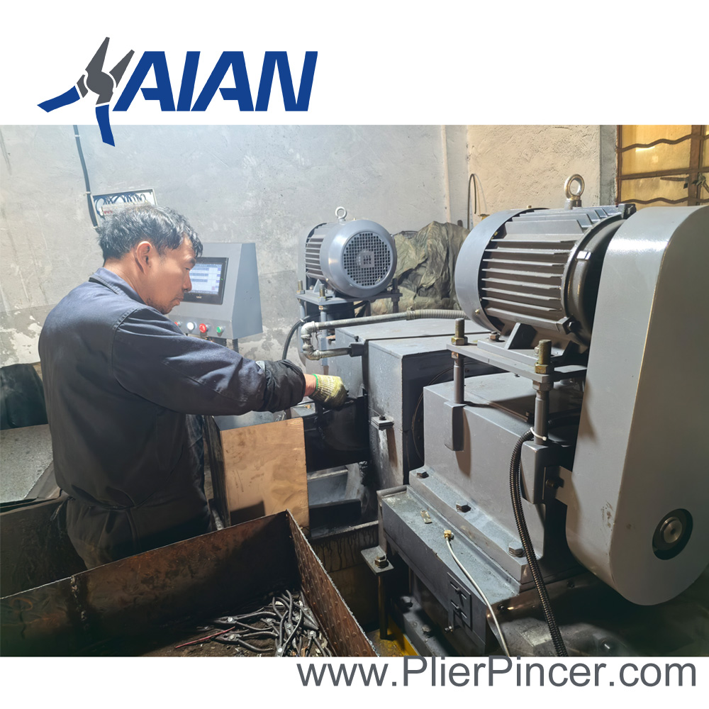 CNC grinding machine