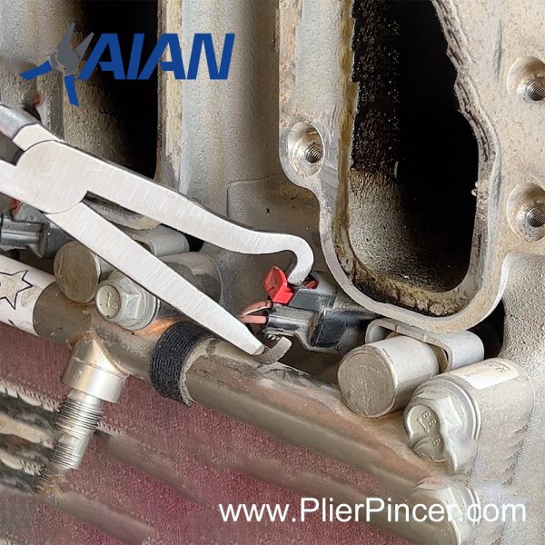 Electrical Disconnect Pliers Application